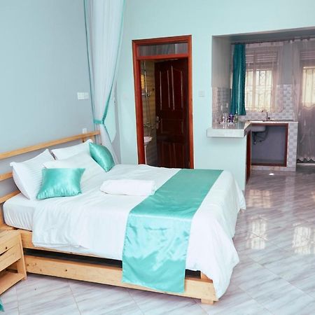 Westway Luxury Suites Mbarara Exteriör bild