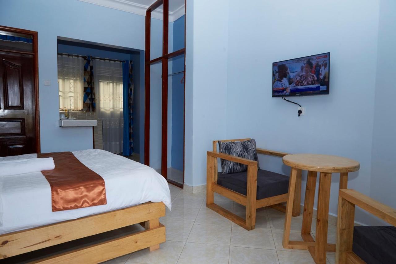 Westway Luxury Suites Mbarara Exteriör bild