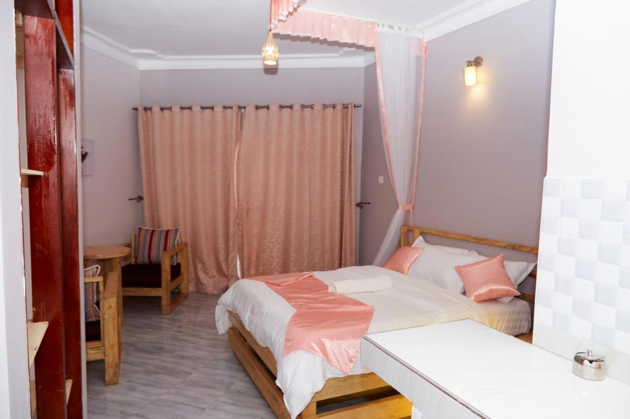 Westway Luxury Suites Mbarara Exteriör bild