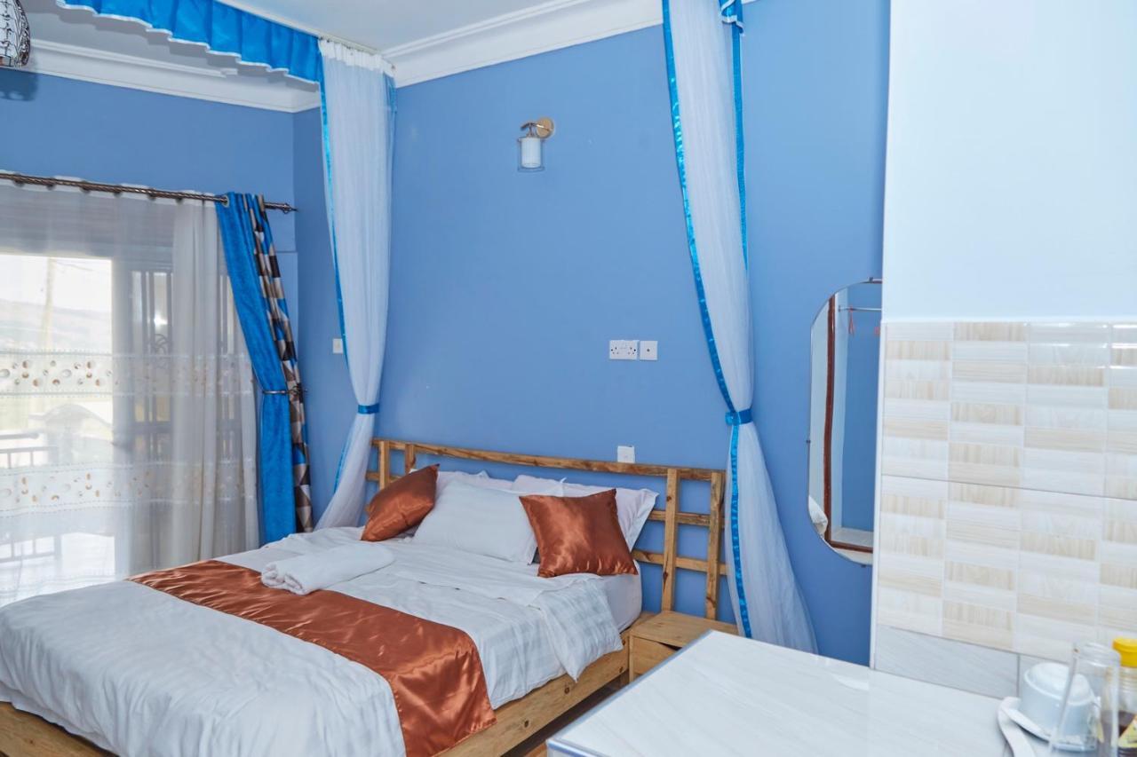 Westway Luxury Suites Mbarara Exteriör bild