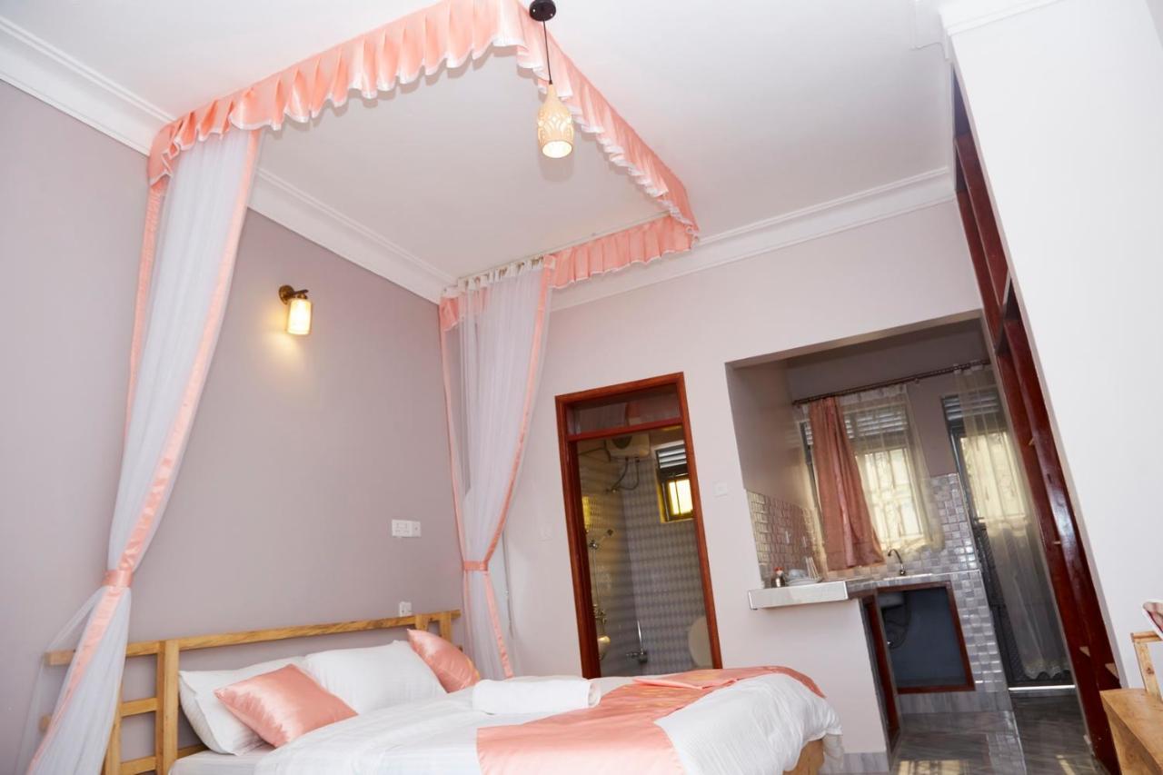 Westway Luxury Suites Mbarara Exteriör bild