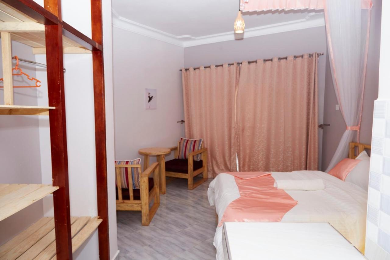 Westway Luxury Suites Mbarara Exteriör bild